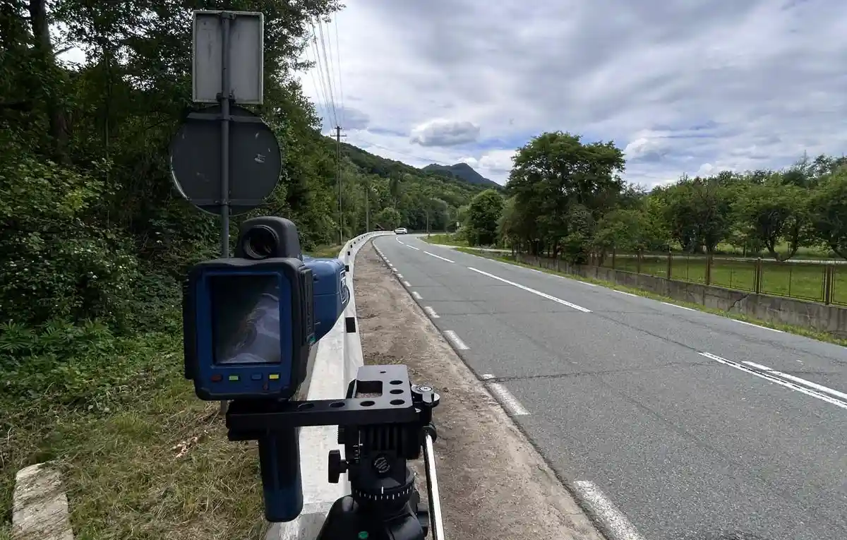 28 martie 2026 Poilitistii rutieri din Alba folosesc sistemul e SIGUR pe drumurile judetului Ce trebuie sa stie soferii surprinsi de radar