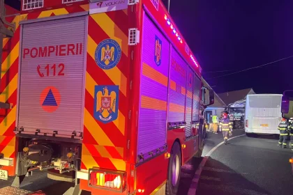 ACCIDENT rutier in Apuseni Doua automobile s au ciocnit intre Brazeti si Baia de Aries