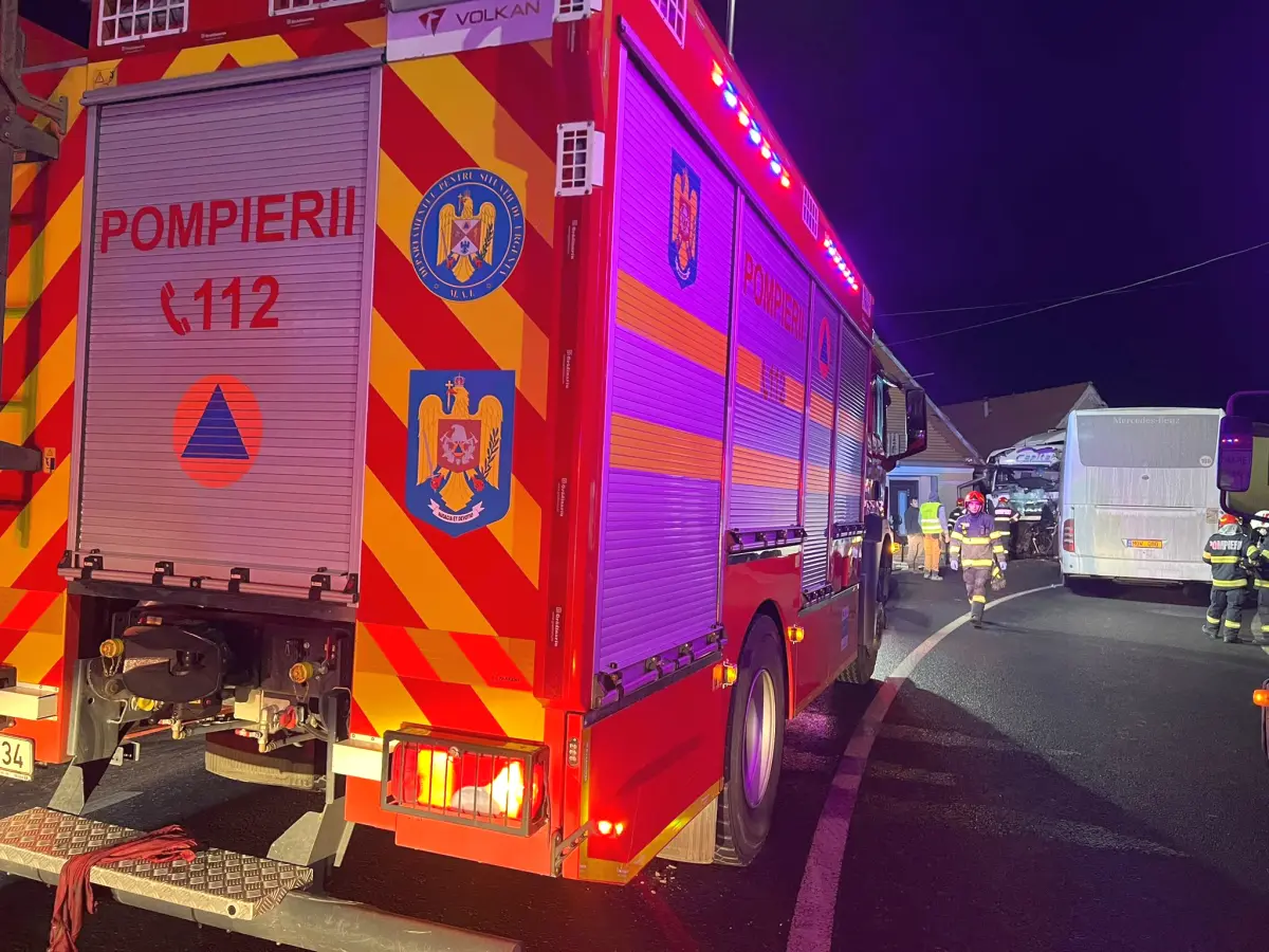 ACCIDENT rutier in Apuseni Doua automobile s au ciocnit intre Brazeti si Baia de Aries