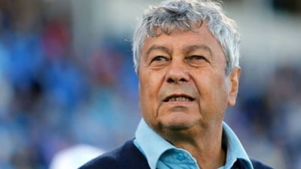 Cine va conduce nationala de fotbal in meciul cu Slovacia Mircea Lucescu internat in spital din cauza unor probleme cardiace