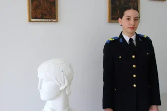 FOTO Daria Magerusan elev a Colegiului Militar din Alba Iulia s a calificat la etapa nationala a Olimpiadei de Limba Spaniola 2026 O mare mandrie pe care o simt pentru aceasta limba