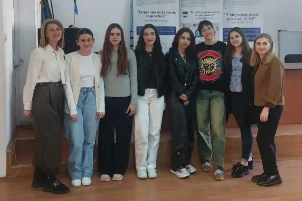 FOTO Elevii din Alba au obtinut rezultate remarcabile la olimpiada de limba romana Sase tineri din Alba Iulia Sebes Aiud Teius si Campenii sau calificat in etapa nationala
