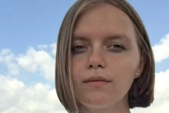 FOTO Georgiana Simutiu eleva in clasa a XI a la Liceul Dr Lazar Chirila din Baia de Ariess realizare remarcabila Sa calificat la faza nationala a Olimpiadei de Religie