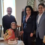 FOTO Raveca Leahu din Oarda de Sus sarbatorita la frumoasa varsta de 101 ani Impresioneaza prin puterea simplitatea si demnitatea cu care isi traieste fiecare zi