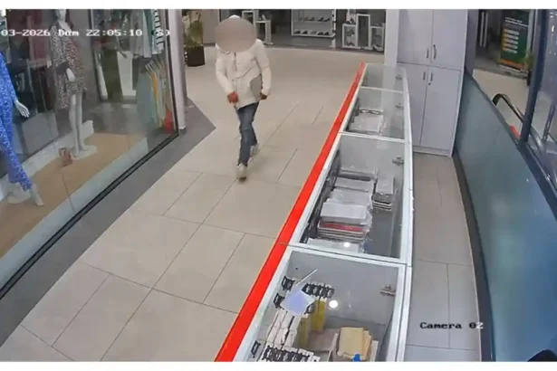 FOTO STIREA TA DOSAR PENAL PENTRU UN BARBAT CARE A FURAT SI VANDUT UN LAPTOP IN ALBA IULIA Va rog sa ma contactati IMEDIAT