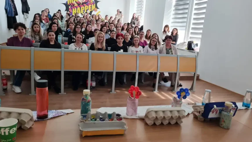 FOTO Studenii UAB au creat i implementat jocuri creative utiliznd materiale oferite de educatoarele unei grdinie din Alba Iulia