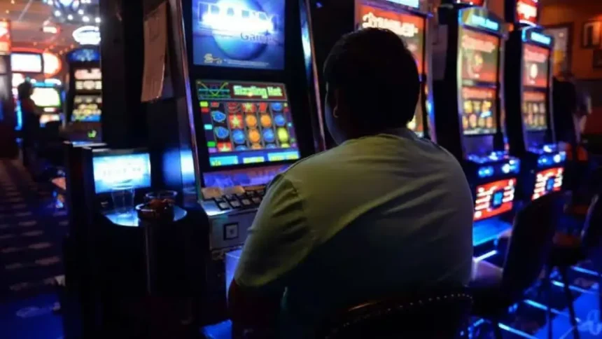 Pacanelele INTERZISE in orasul Cugir Nu se mai elibereaza autorizatii de functionare pentru salile de jocuri de noroc