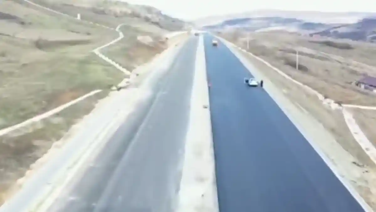 VIDEO Progres semnificativ in lucrarile de pe Autostrada Transilvaniei Sute de muncitori pe santier