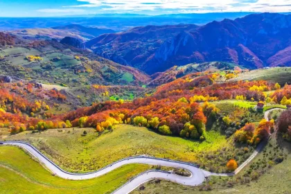 VIDEO Transapuseana si Drumul Manastirilor transforma viitorul a doua comune montane din Alba Acesibilitate imbunatatita interes in crestere pentru zona pretul terenurilor a crescut chiar si de 20 de ori