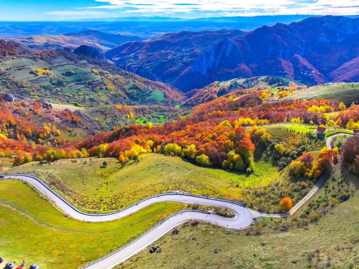 VIDEO Transapuseana si Drumul Manastirilor transforma viitorul a doua comune montane din Alba Acesibilitate imbunatatita interes in crestere pentru zona pretul terenurilor a crescut chiar si de 20 de ori