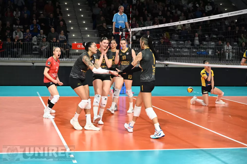 foto volei alba blaj corona brasov 3 2 in prima semifinala a diviziei a1 emotii puternice pentru campioana care a revenit de la 0 2