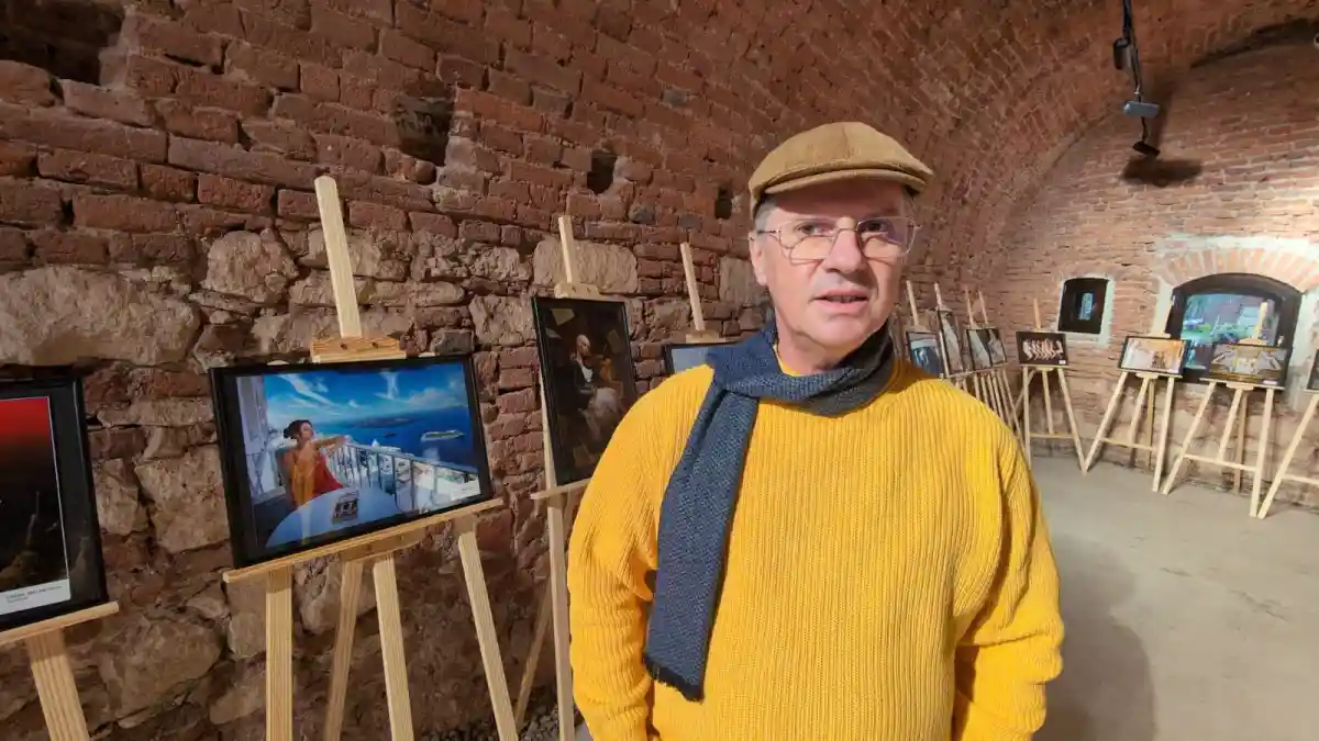 video fotograful vasile sarb premiat la alba iulia alaturi de alti artisti nationali si internationali cu distinctii fiap expozitie de arta fotografica la galeriile depozitului de ceramica veche din cetatea alba carolina