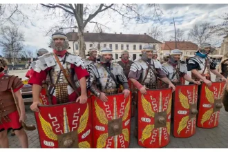 17 aprilie 2026 Garda Apulum da startul sezonului de spectacole in Cetatea Alba Carolina Primul spectacol de reconstituire antica din acest an cu demonstraii militare si echipamente autentice