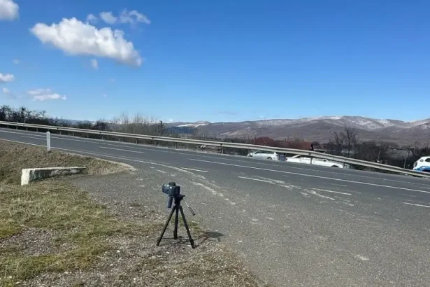 28 aprilie 2026 Politistii rutieri din Alba folosesc sistemul radar e SIGUR in zonele cu risc rutier din judet Ce trebuie sa stie soferii surprinsi de radar