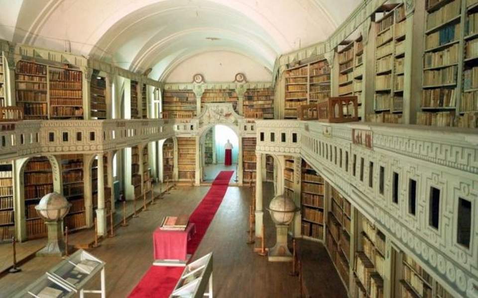 30 mai 1 iunie 2026 Ateliere de caligrafie medievala si studiu al manuscriselor pentru elevi la Biblioteca Batthyaneum din Alba Iulia