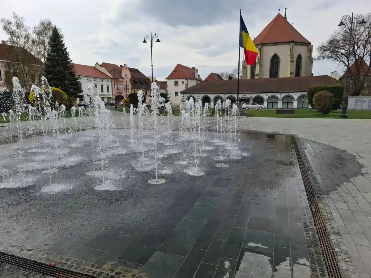 7 aprilie 2026 Atelierul iepurasului de Paste la Sebes Ateliere creative melodii si surprize dulci in Piata Primariei