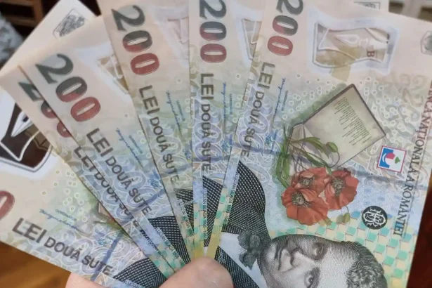 Ajutoare pentru pensionari 2026 Guvernul a aprobat Pachetul de solidaritate Sprijin pentru 28 milioane de pensionari cu venituri reduse in doua etape