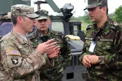 Armata 2026 500 de militari si specialisti NATO participa la un exercitiu pentru combaterea amenintarilor cu drone intr un polygon din Romania