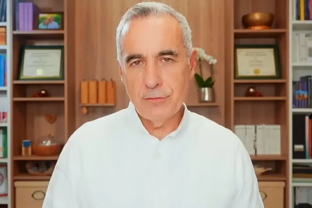 Calin Georgescu reactie vehementa dupa decizia de inchidere a televiziunii Realitatea Plus este un abuz in Saptamana Mare Nu putem ramane indiferenti