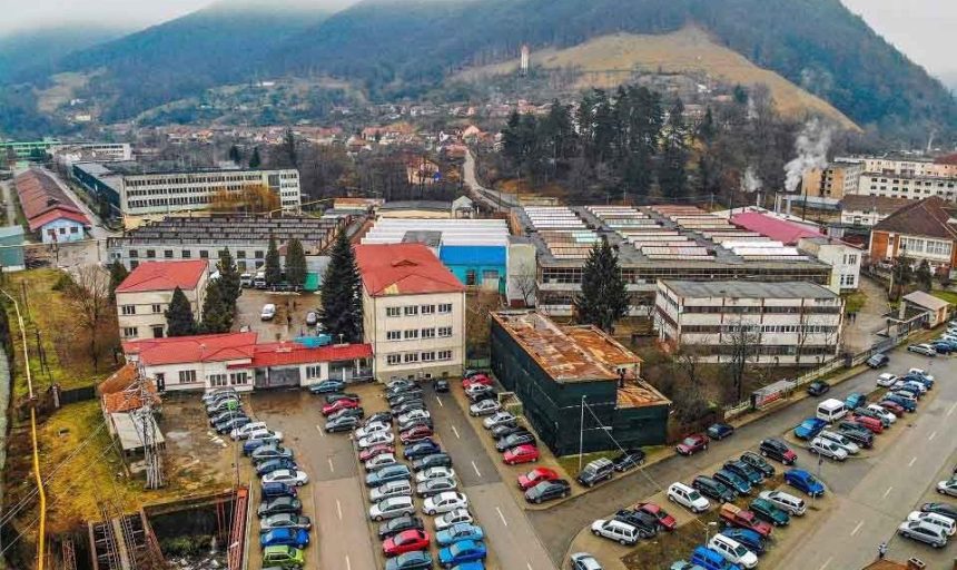 Cugir atractia marilor producatori de armament vizita Sig Sauer si FN Herstal la Uzina Mecanica din Cugir unde se preconizeaza construirea fabricii pentru produsele armamentului finantate prin SAFE