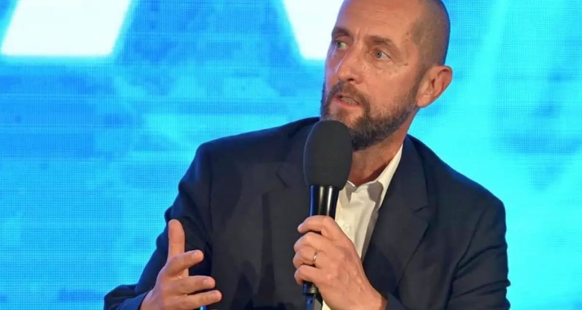 Dragos Damian Terapia Cluj Se apropie o mare criza Pastrati masinile acasa Aveti nevoie de alimente medicamente caldura si mai nou de drone