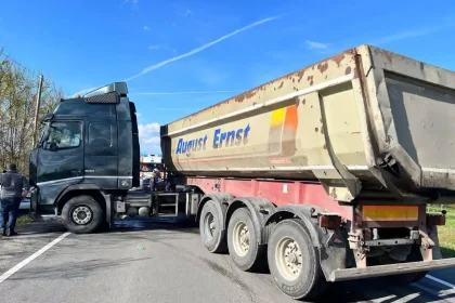 FOTO Accident rutier grav pe DN 66 provocat de un sofer din Alba in Hunedoara Cinci persoane transportate la spital