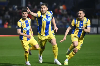 FOTO Alba in Superliga Gicu Grozav gol crucial pentru lupii galbeni
