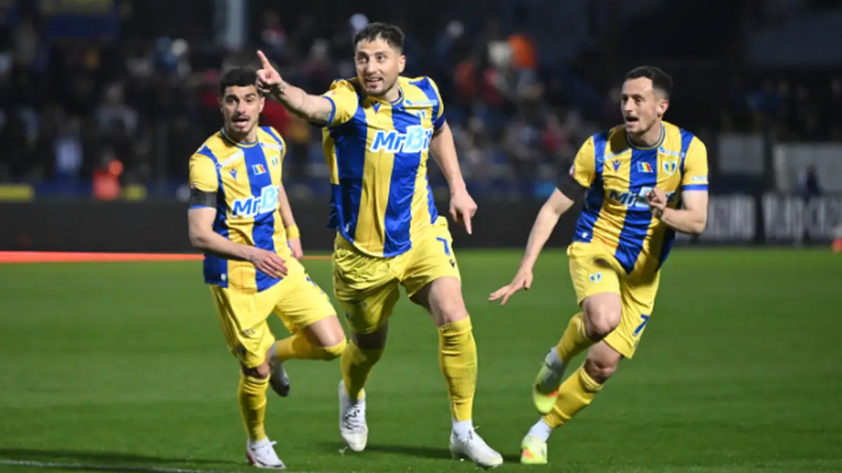 FOTO Alba in Superliga Gicu Grozav gol crucial pentru lupii galbeni