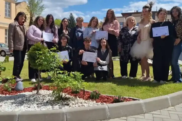FOTO Elevii Colegiului Tehnic Apulam Alba Iulia recompensati la Festivalul Concurs Interjudetean Adriana Popa 2026 desfasurat la Sibiu