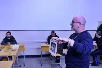 FOTO Premiera in sistemul penitenciar din Romania Masterclass de gravura la Penitenciarul Aiud