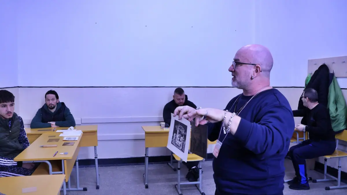 FOTO Premiera in sistemul penitenciar din Romania Masterclass de gravura la Penitenciarul Aiud