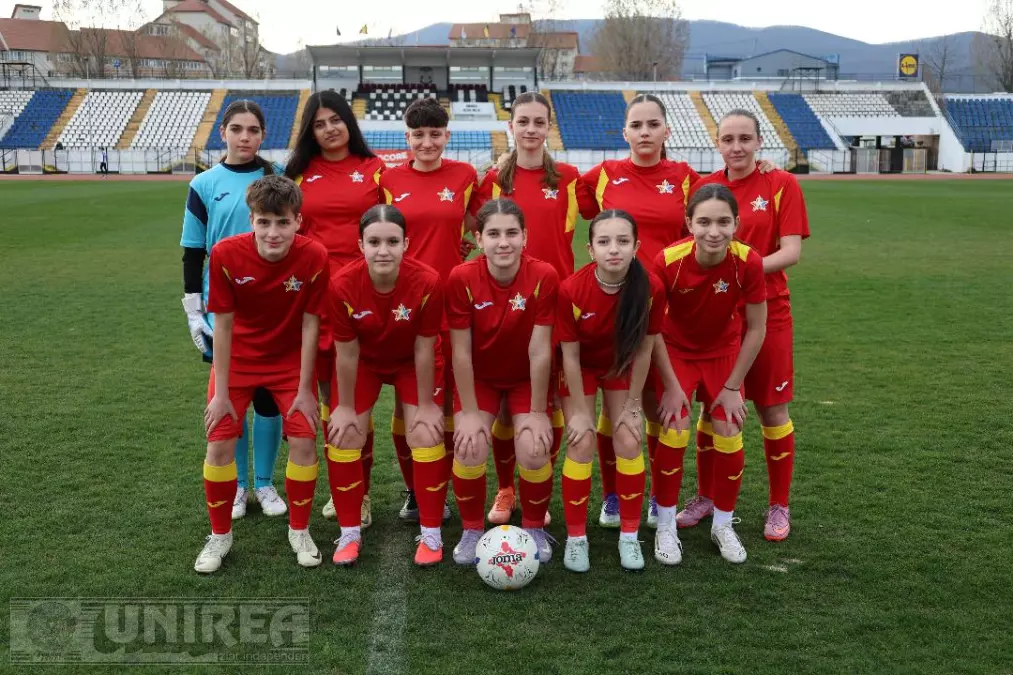 FOTO Student Sport Alba Iulia locul doi in Liga Elitelor Under 15 la fotbal feminin dupa victoria de 4 1 in fata Gloriei Bistrita
