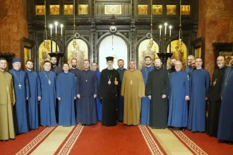 FOTO inaltpreasfintitul Irineu a fost distins cu o Diploma de onoare de catre Statul Major al Fortelor Aeriene Romane