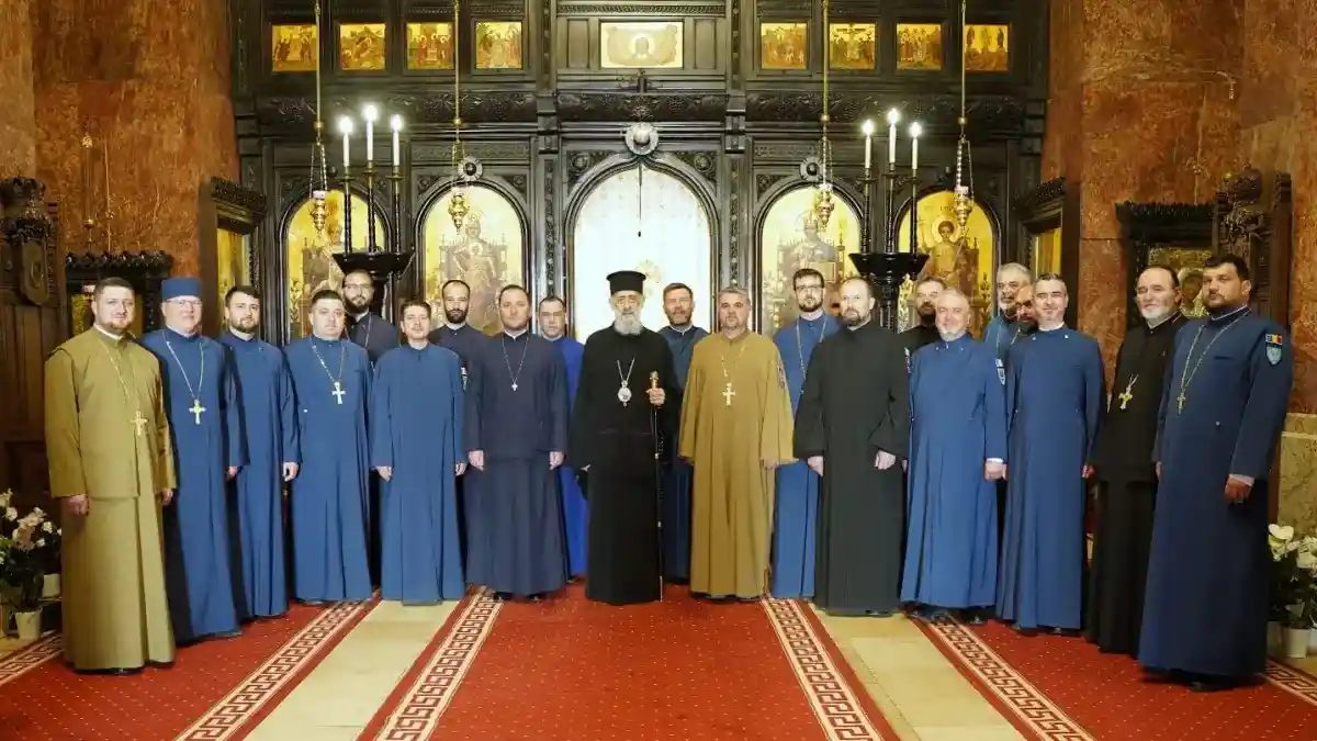 FOTO inaltpreasfintitul Irineu a fost distins cu o Diploma de onoare de catre Statul Major al Fortelor Aeriene Romane