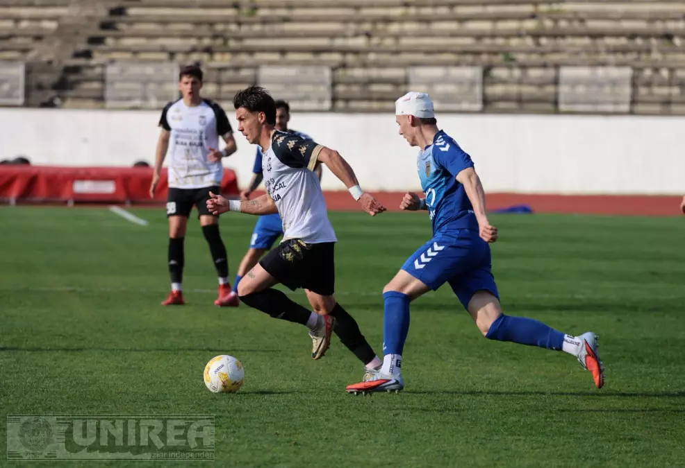 In Liga 3 meciuri interne intre conjudetene CSM Unirea Alba Iulia si Metalurgistul Cugir adversari dificili in play off CIL Blaj si CSU Alba Iulia se confrunta pentru salvare