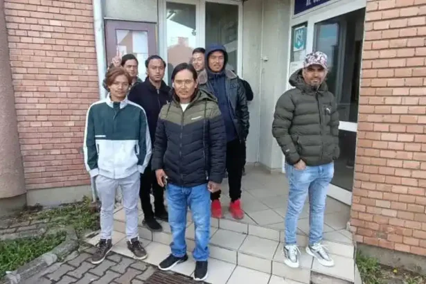 Ministrul Economiei Procesul prin care lucratorii straini ajung si muncesc in Romania este momentan complicat si dificil de urmarit Guvernul va face schimbari in acest sens