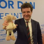 Nicuser Dan primul pesedist din tara Tudor Chirila Cea mai rapida transformare a unui politician Ati tradat
