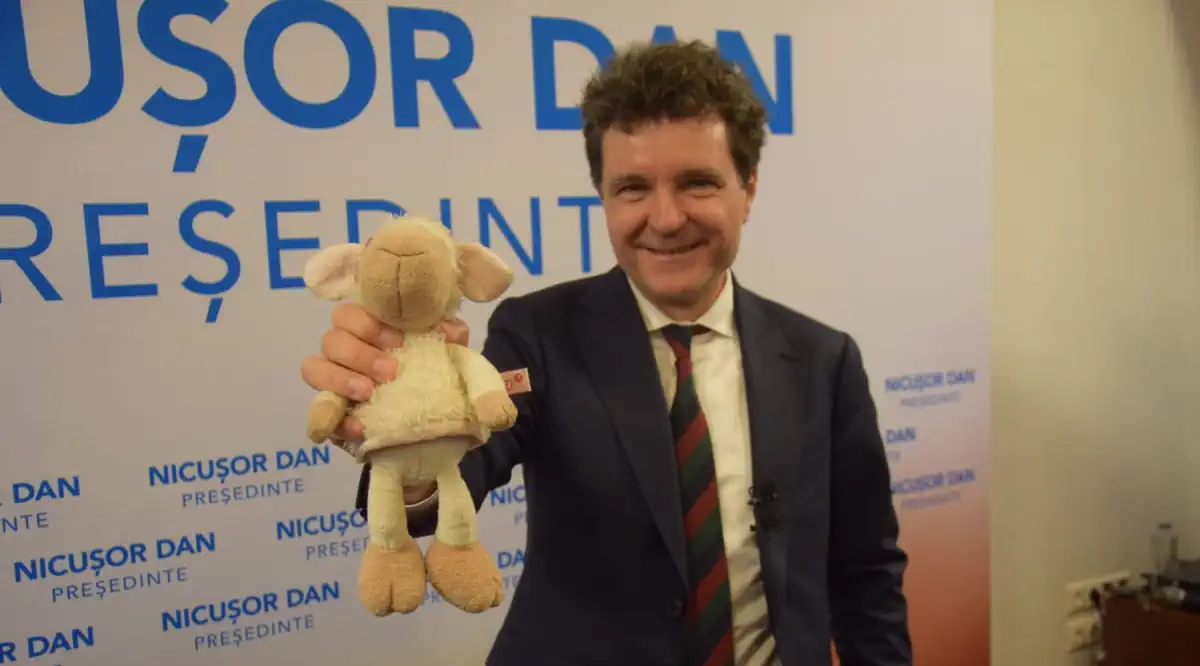 Nicuser Dan primul pesedist din tara Tudor Chirila Cea mai rapida transformare a unui politician Ati tradat