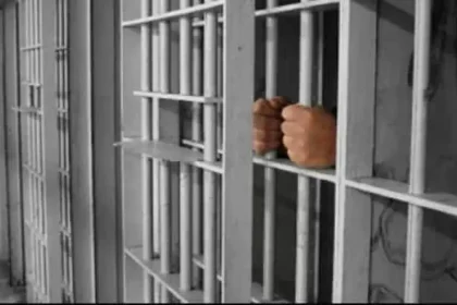 O tanara de 20 de ani din Sebes si o femeie de 35 de ani din Sasciori cu mandate de executare retinute si conduse la Penitenciarul Aiud Ce infractuni grave le ar putea aduce 4 ani de inchisoare