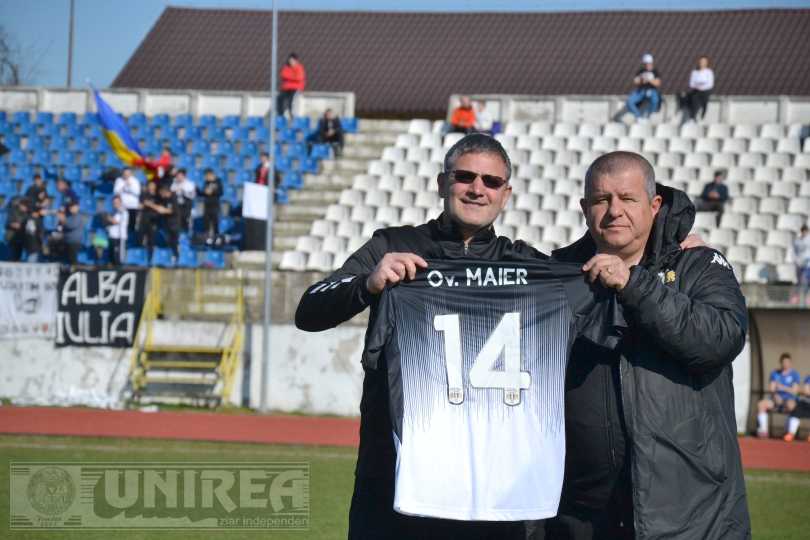 Ovidiu Maier simbolul Ardealului pe Cetate Motanul da startul meciului CSM Unirea Alba Iulia Unirea Tasnad sambata 18 aprilie