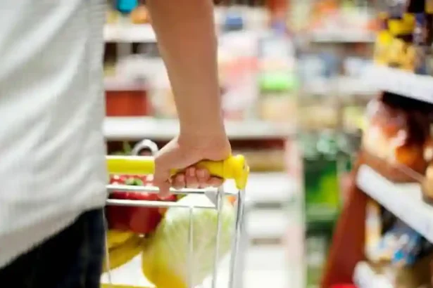 PROGRAMUL magazinelor de Paste 2026 Cand sunt deschise Kaufland LIDL Carrefour Penny si centrele comerciale in zilele de sarbatoare