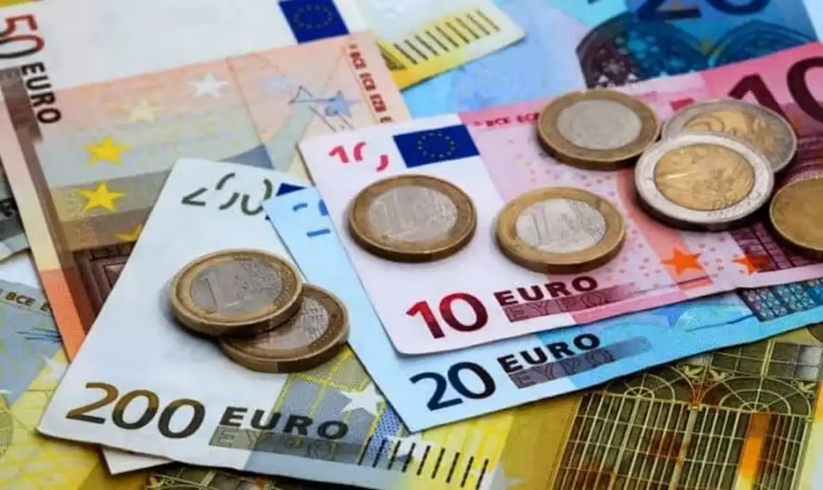 Radu Georgescu economist Cursul artificial la euro reprezinta cel mai mare pericol pentru Romania Un curs euro leu de 15 lei in urmatorii 2 3 ani NU este o fantezie
