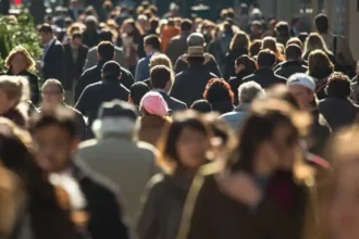Romania la limita inferioara a categoriei recomandate pentru investitii Standard and Poor s Riscurile asociate cu implementarea consolidarii finantelor publice vor ramane ridicate in urmatorii ani