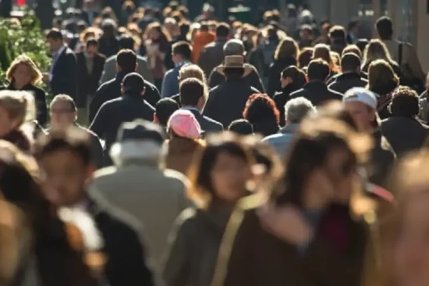 Romania la limita inferioara a categoriei recomandate pentru investitii Standard and Poor s Riscurile asociate cu implementarea consolidarii finantelor publice vor ramane ridicate in urmatorii ani