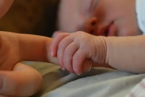 Sectia de Neonatologie a Spitalului Orasenesc Cugir echipata cu aparate de resuscitare pentru nou nascuti si screening Achizitie in curs de desfasurare