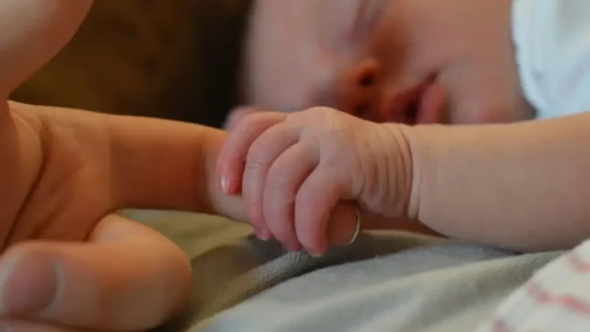 Sectia de Neonatologie a Spitalului Orasenesc Cugir echipata cu aparate de resuscitare pentru nou nascuti si screening Achizitie in curs de desfasurare