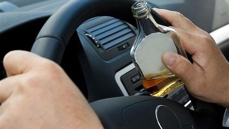 Tanaru din Rahau cu alcool la bord pe o strada din Sebes in miezul noptii Ce alcoolemie avea