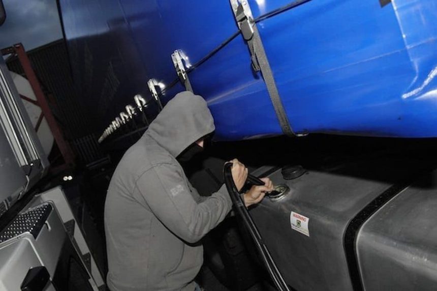 Trei tineri din Alba RETINUTI dupa ce au furat aproape 200 de litri de motorina din doua autoutilitare din Albac Au actionat intr o singura noapte
