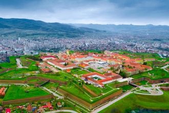 Turismul din Alba in declin Scadere a numarului de turisti si a innoptarilor in ianuarie 2026 Judetul se afla pe ultimul loc in regiunea Centru la gradul de ocupare