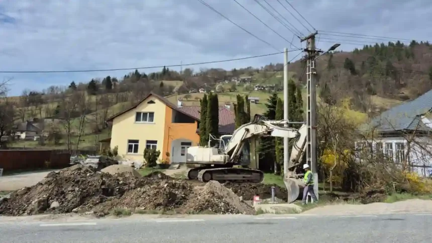 VIDEO Au inceput lucrarile pentru construirea noului pod de pe DN 74A de la Carpinis Autoritatile anunta ca nu vor accepta intarzieri